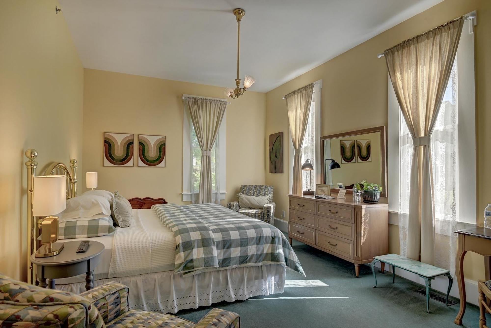 Prairie Guest House フィッシャーズ エクステリア 写真